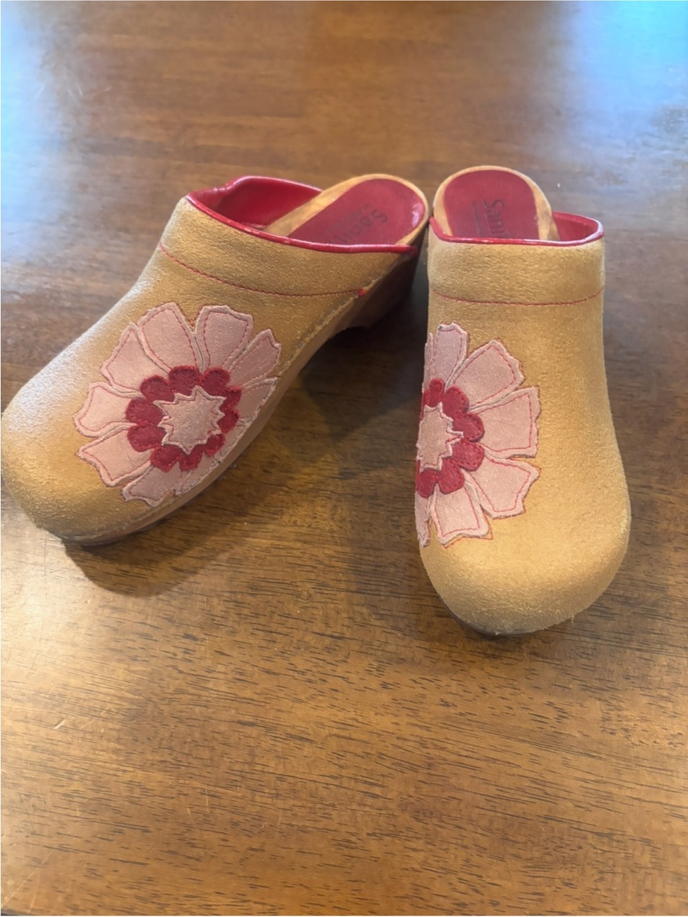 Sanita Beige Leather Slip-On Clogs  Pink Floral Embroidery Boho Aesthetic - Picture 2 of 10